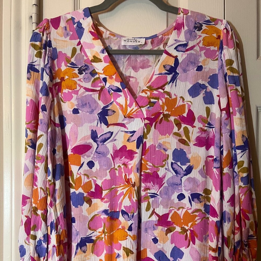 NEW Women's Emily Wonder Floral Blouse 3/4 Sleeve V-Neck Top - Small